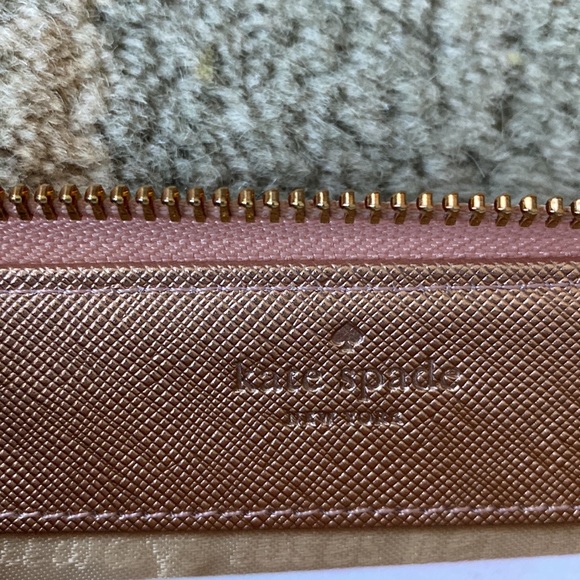 ✖️SOLD✖️NWOT Kate Spade Zip Wristlet Wallet - Blush Metallic - Picture 4 of 5